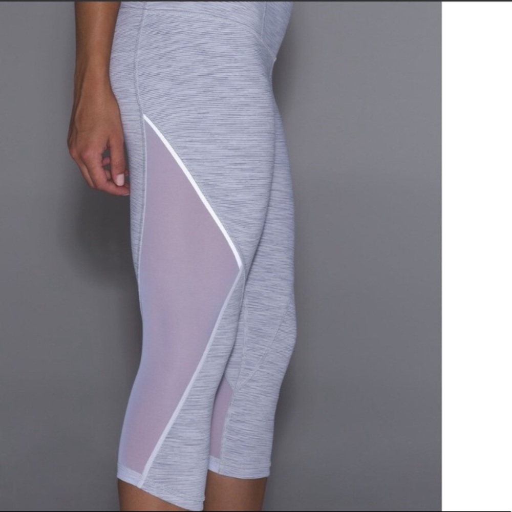 Lululemon Run With The Sun Crop
Wee Are From Space